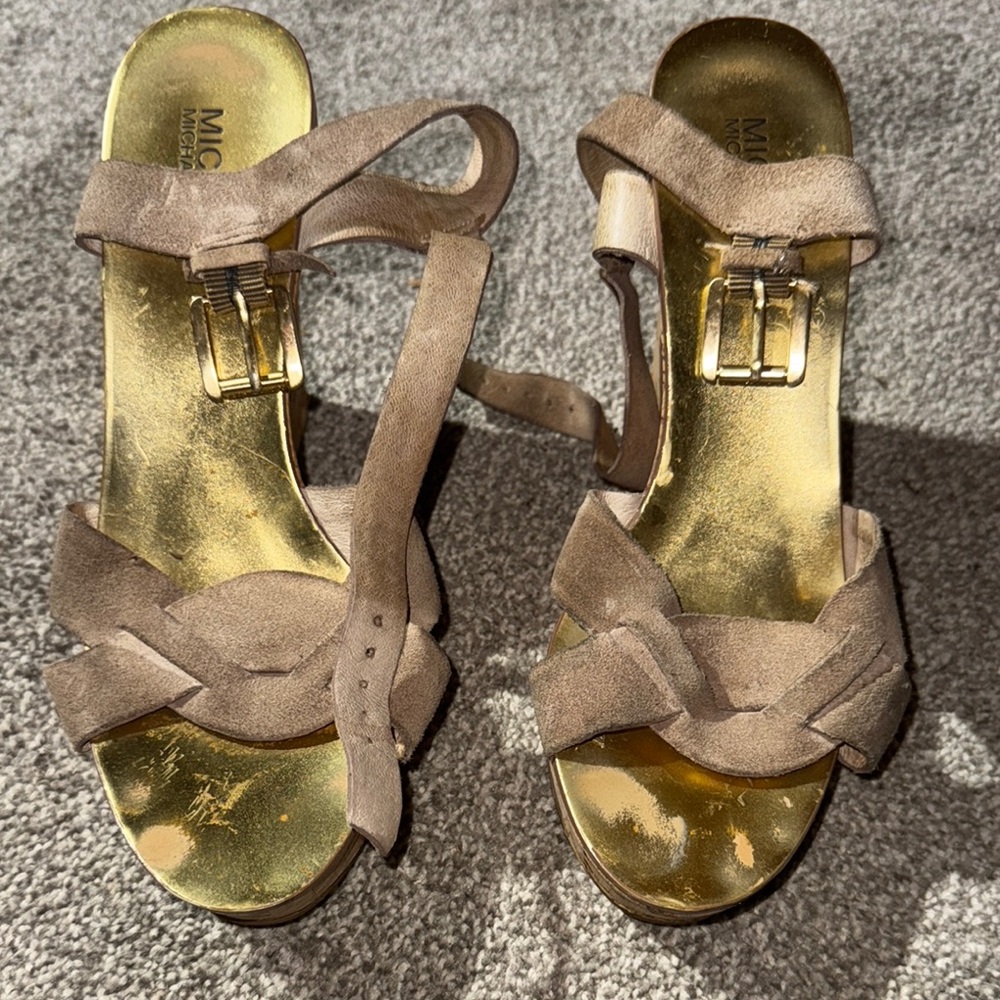 Michael Kors Tan Gold T-Strap Sandals